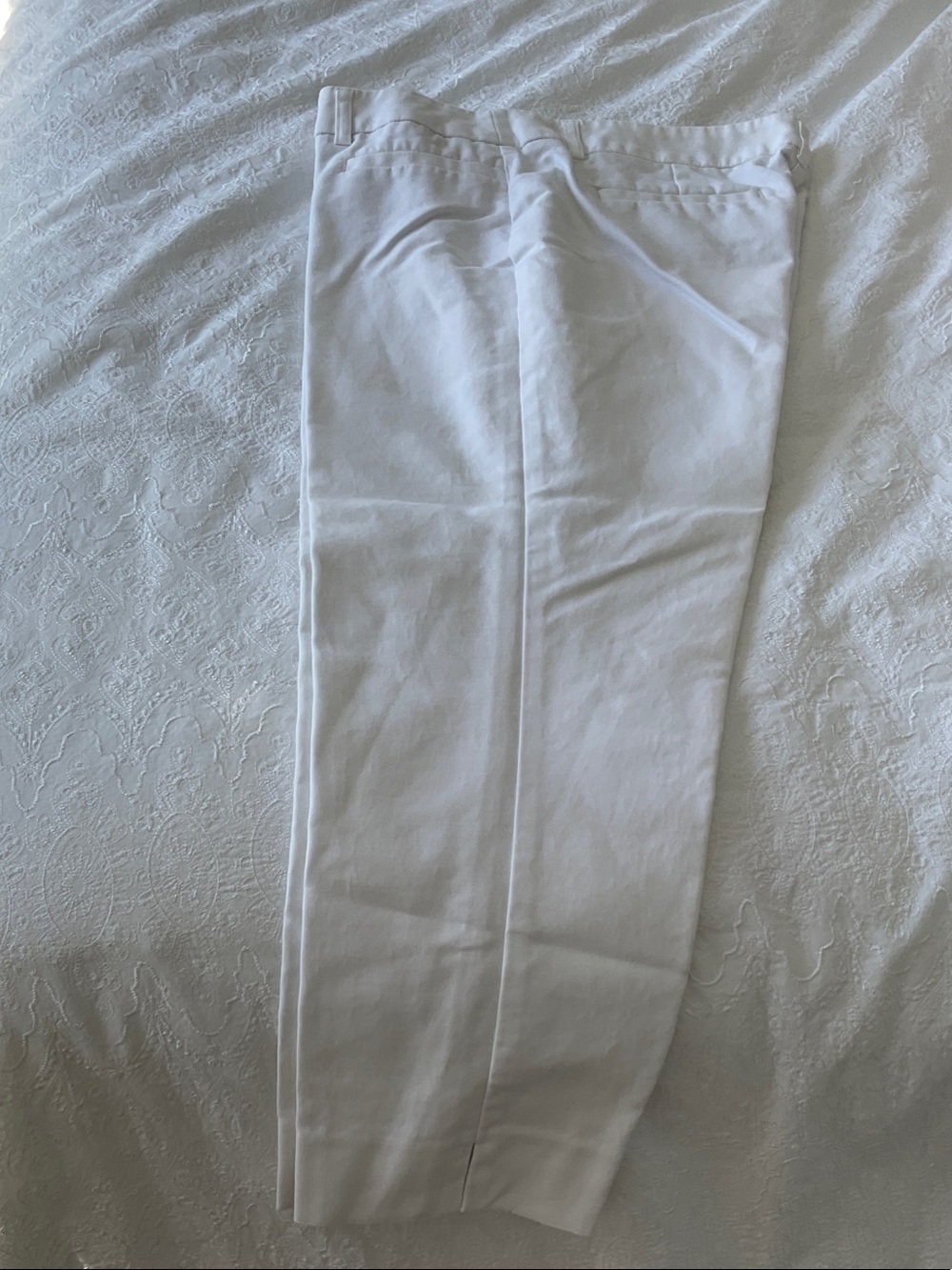 Hilary Radley White Capri Pants